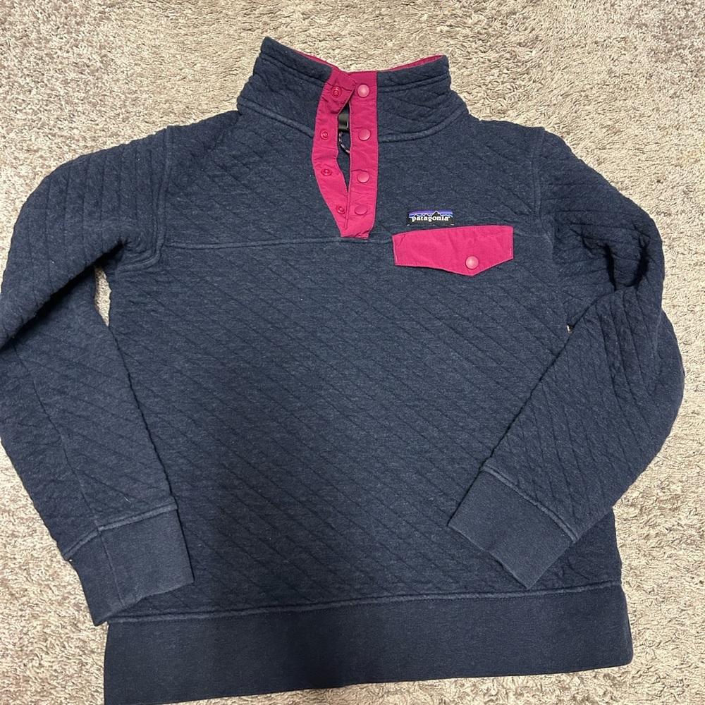 Patagonia Navy Quilted Pullover  size Small
